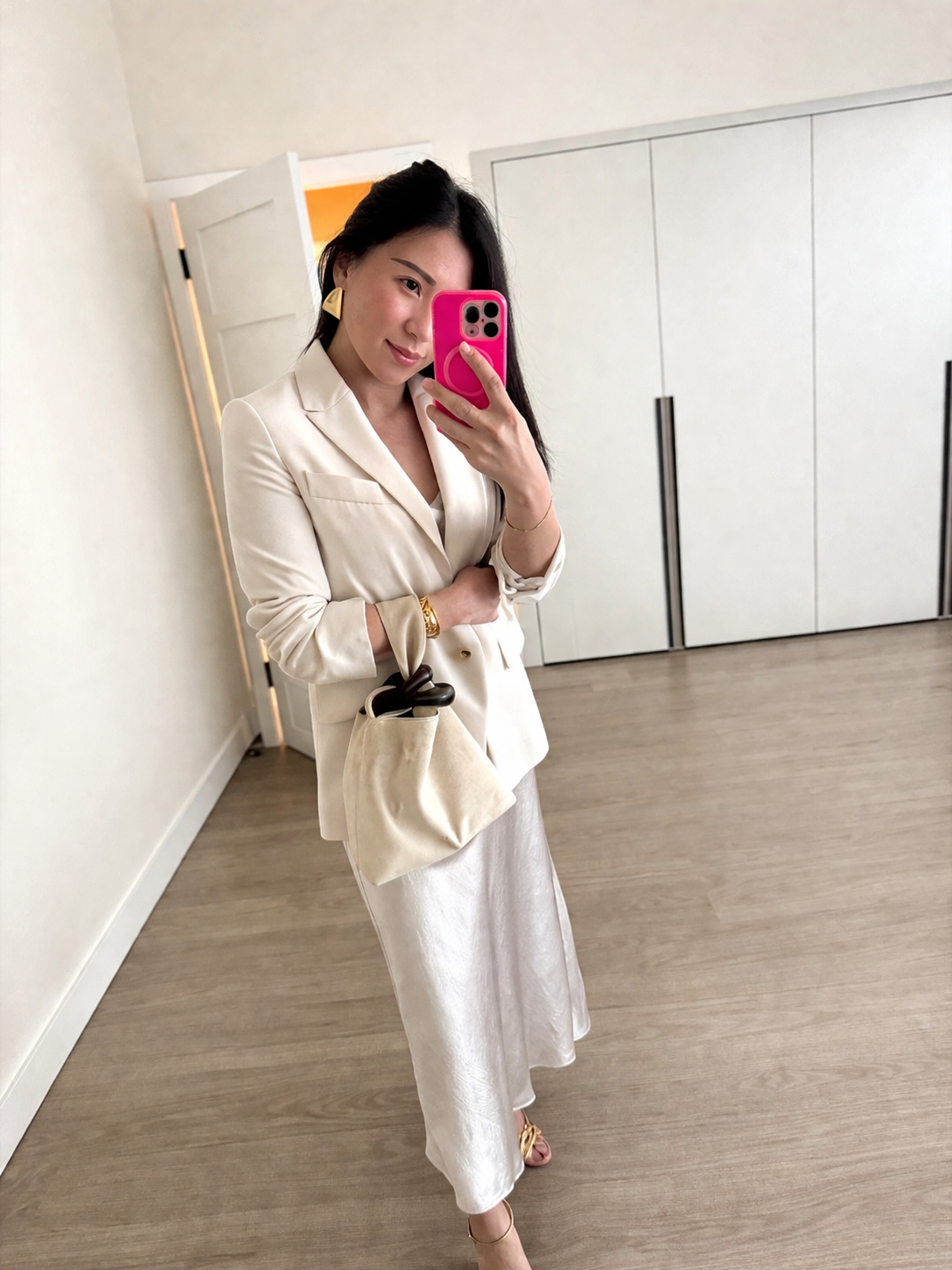 Veronica Beard suede swing bag in cream
